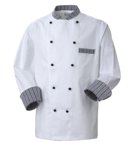 Giacca cuoco, chiusura anteriore bottoni doppio petto, taschino lato sinistro, manica a 3/4, colore bianco-rigato grigio nero.