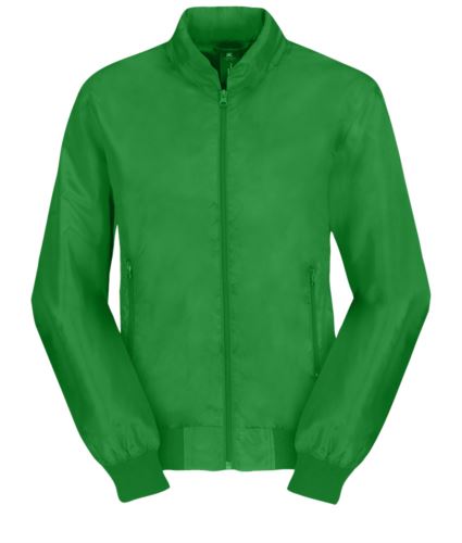 Giubbino leggero da donna con collo alla coreana, con polsini ad elastico, due tasche con cerniera, chiusura con zip, colore verde