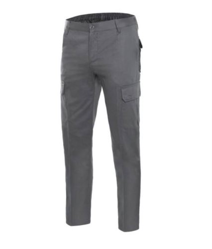 Pantaloni con chiusura centrale con zip e bottone. Taglio Slim Fit. Cinturino elastico sulla schiena. Doppia impuntura di sicurezza. Pinces. Sei tasche: 2 tasche alla francese, 2 tasche a toppa, a doppia piega centrale, aletta e velcro e 2 tasche posteriori con bottone, aletta e velcro. Colore: Grigio