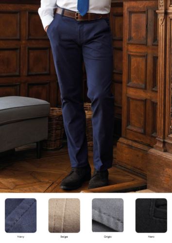 Pantalone elegante uomo modello slim fit, tasche laterali, tessuto in cotone ed Elastane. Contattaci per un preventivo gratuito.